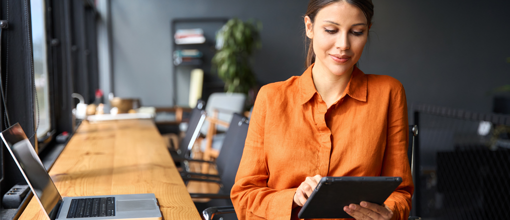 An employee accesses enterprise applications, which can be supported by an application managed services model to meet evolving business needs